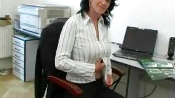 شقراء افلام سكس مترجم للعربية تمارس الجنس الشرجي وهي تمدد العضو التناسلي النسوي لها أيضًا